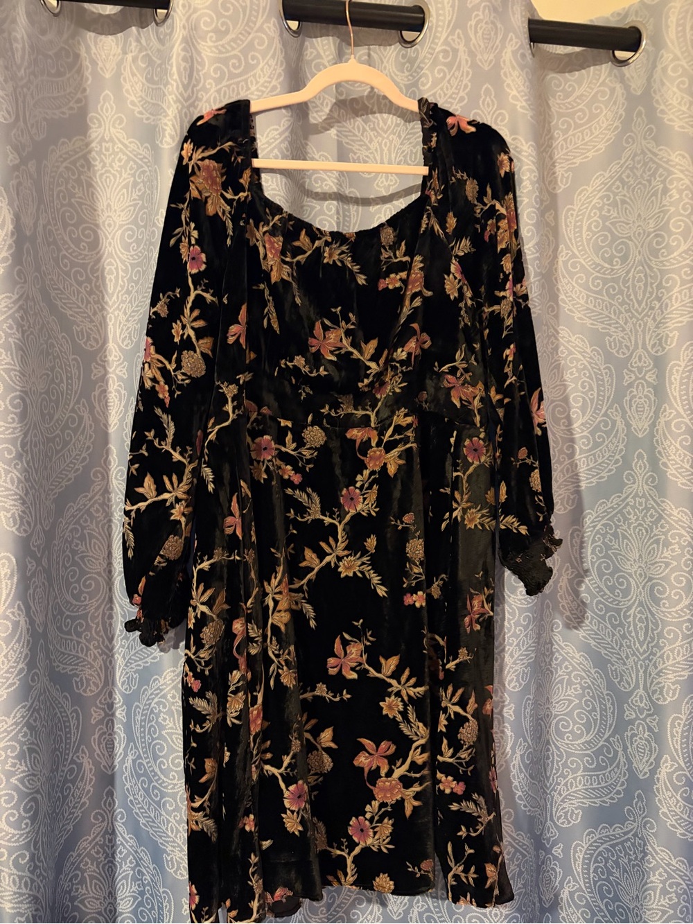 BloomChic Black Velvet Floral Long Sleeve Dress with Pockets